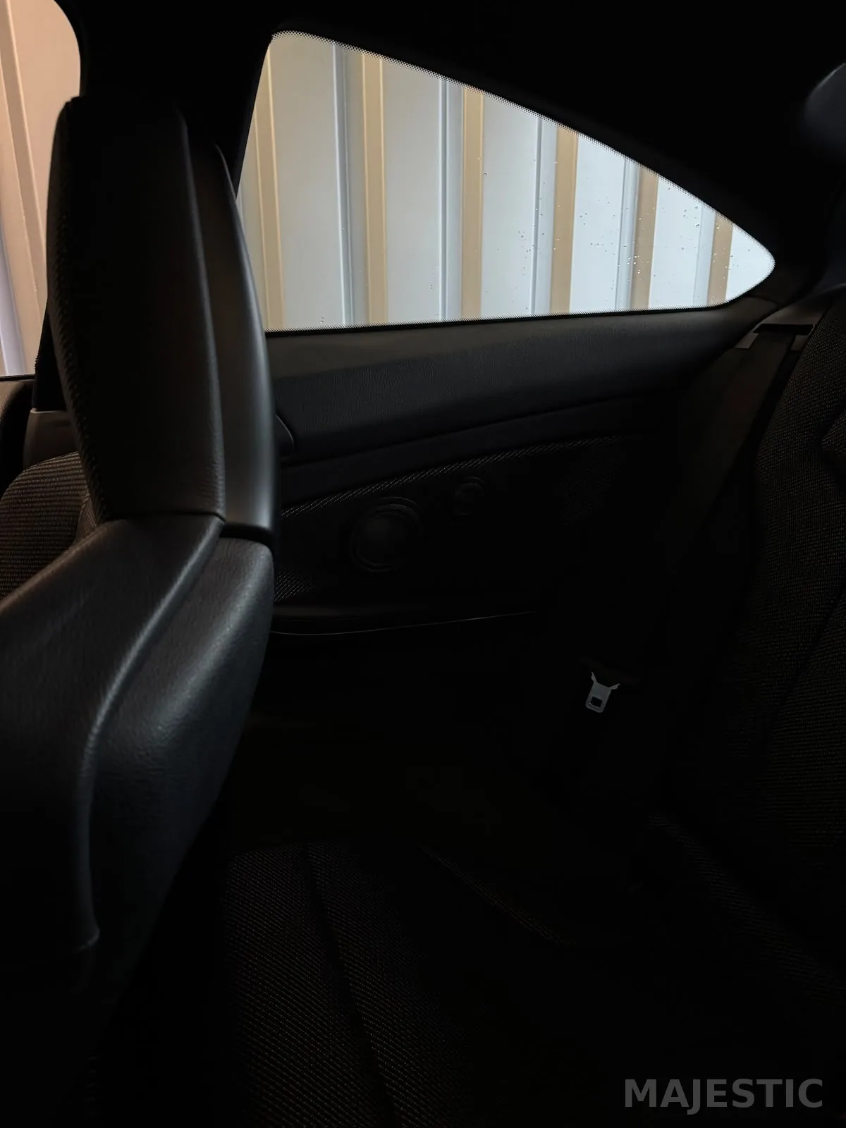 BMW M4 mit 2-Zonen-Ambientebeleuchtung: vorher: fondbereich