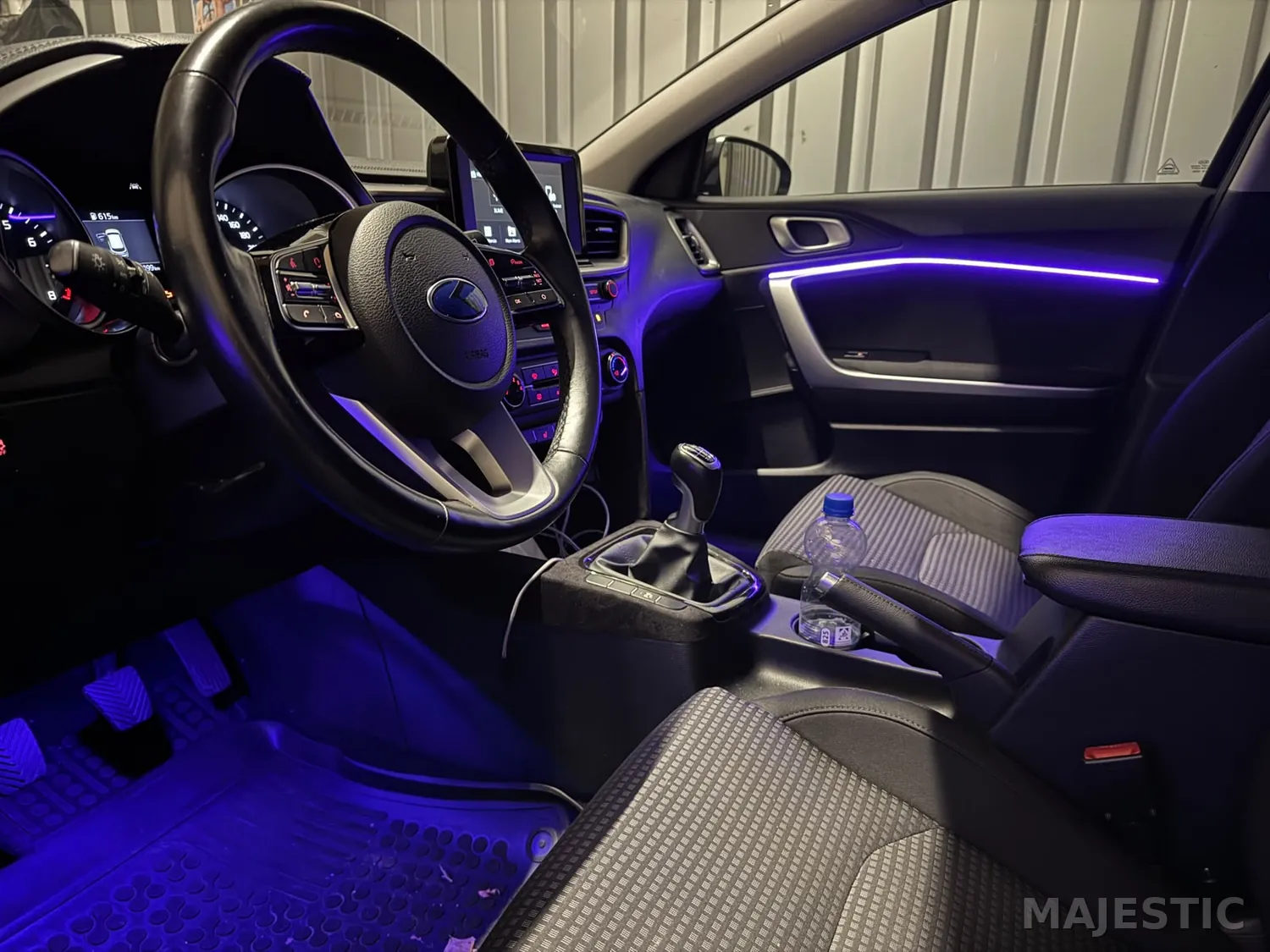 KIA CEED mit 2 Zonen Ambientebeleuchtung: nachher: innenraum