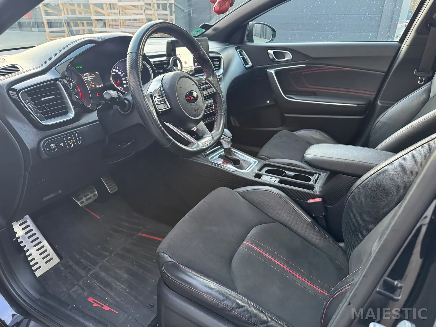 KIA ProCeed GT mit 2 Zonen Ambientebeleuchtung: vorher: innenraum