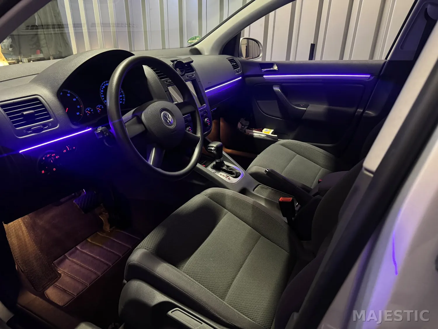 VW Golf 5 mit 2 Zonen Ambientebeleuchtung