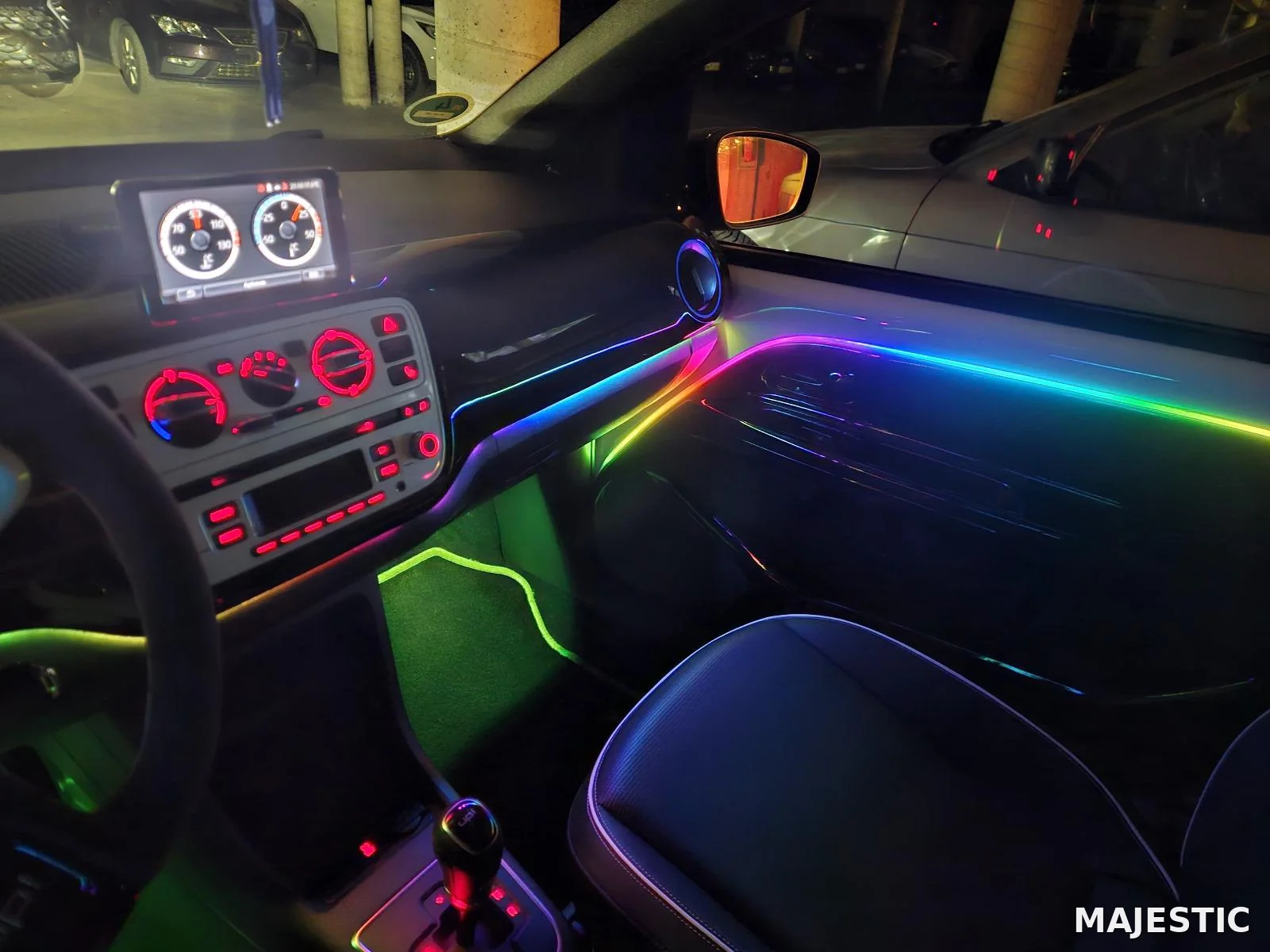 VW Up mit kompletter Ambientebeleuchtung: nachher: innenraum